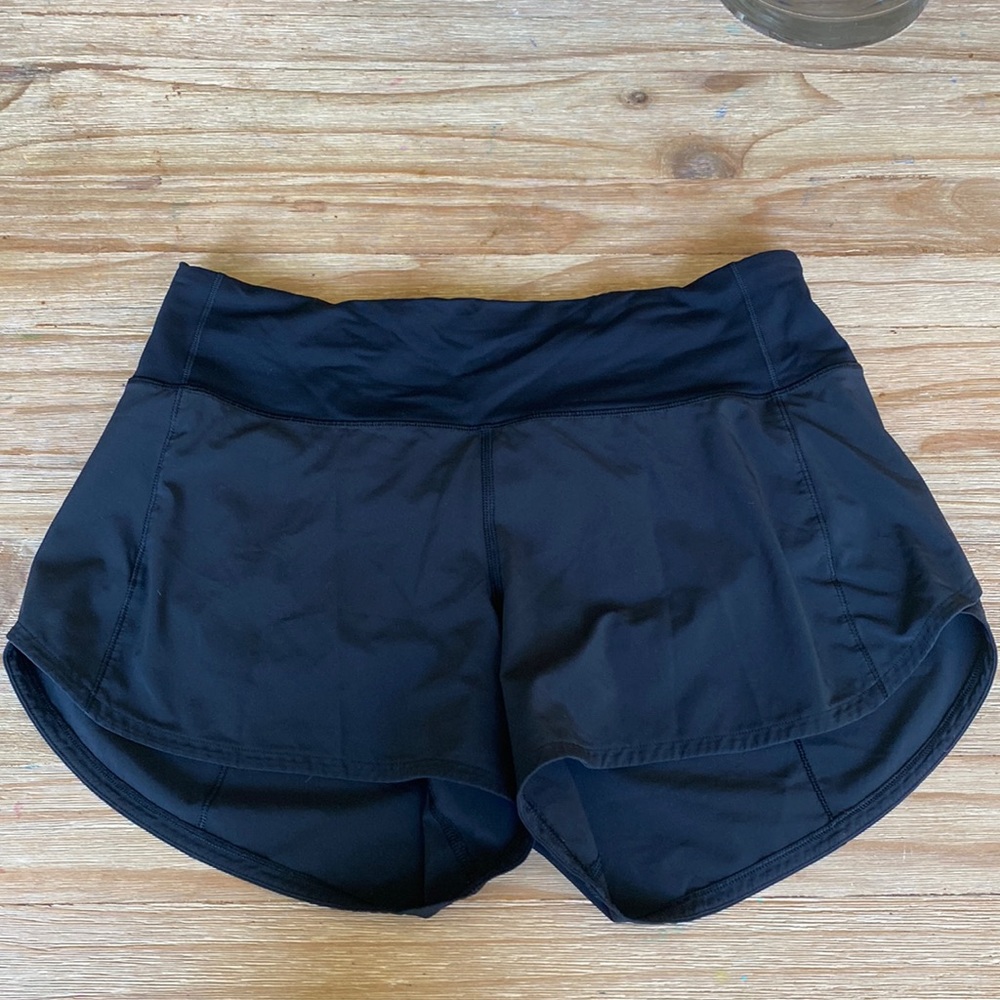 Lululemon speed up shorts 4 inch inseam barely worn good condition.